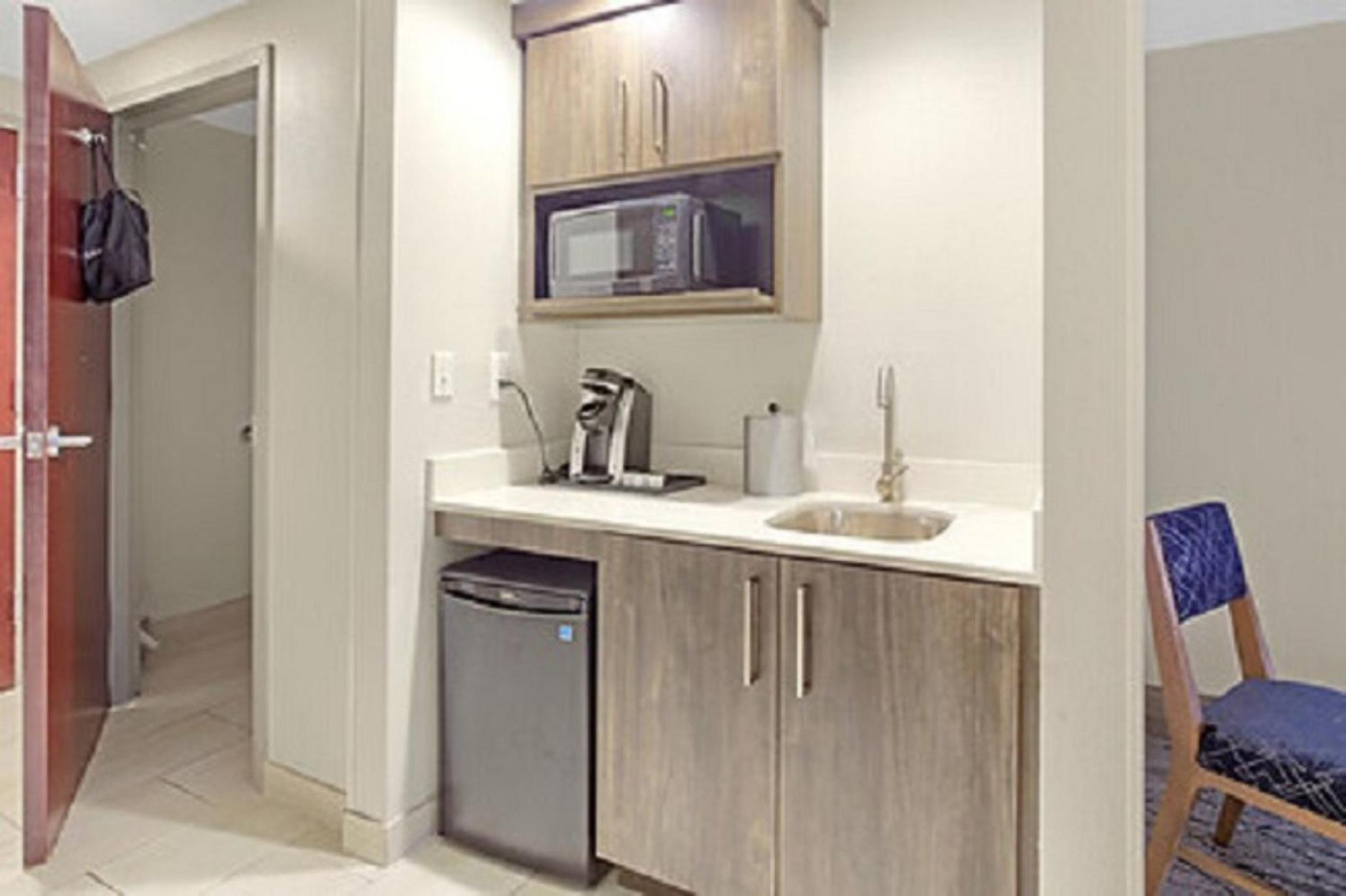 Holiday Inn Express - Gulfport Beach By Ihg Eksteriør bilde